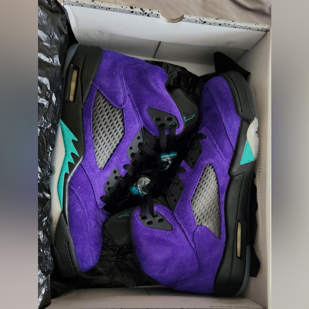 Jordan Air Retro 5 Grape and Emerald